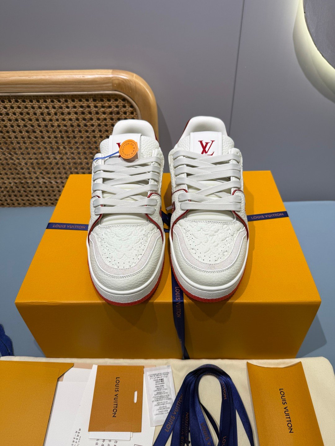 Sneakers Trainer 'Blanc Rouge Liseré' — vue 20