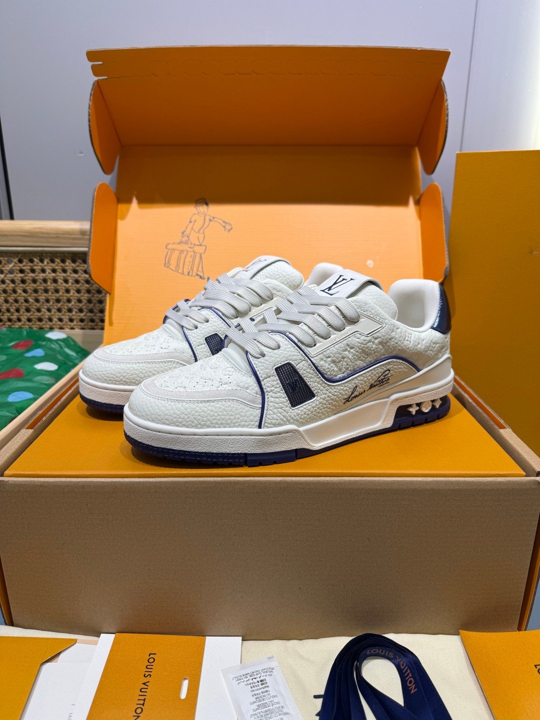 Sneakers Trainer 'Blanc Bleu Marine' — vue 4