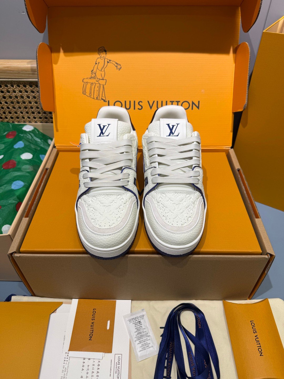 Sneakers Trainer 'Blanc Bleu Marine' — vue 5