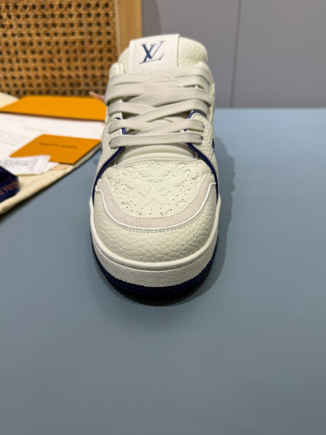 Sneakers Trainer 'Blanc Bleu Marine' — vue 9