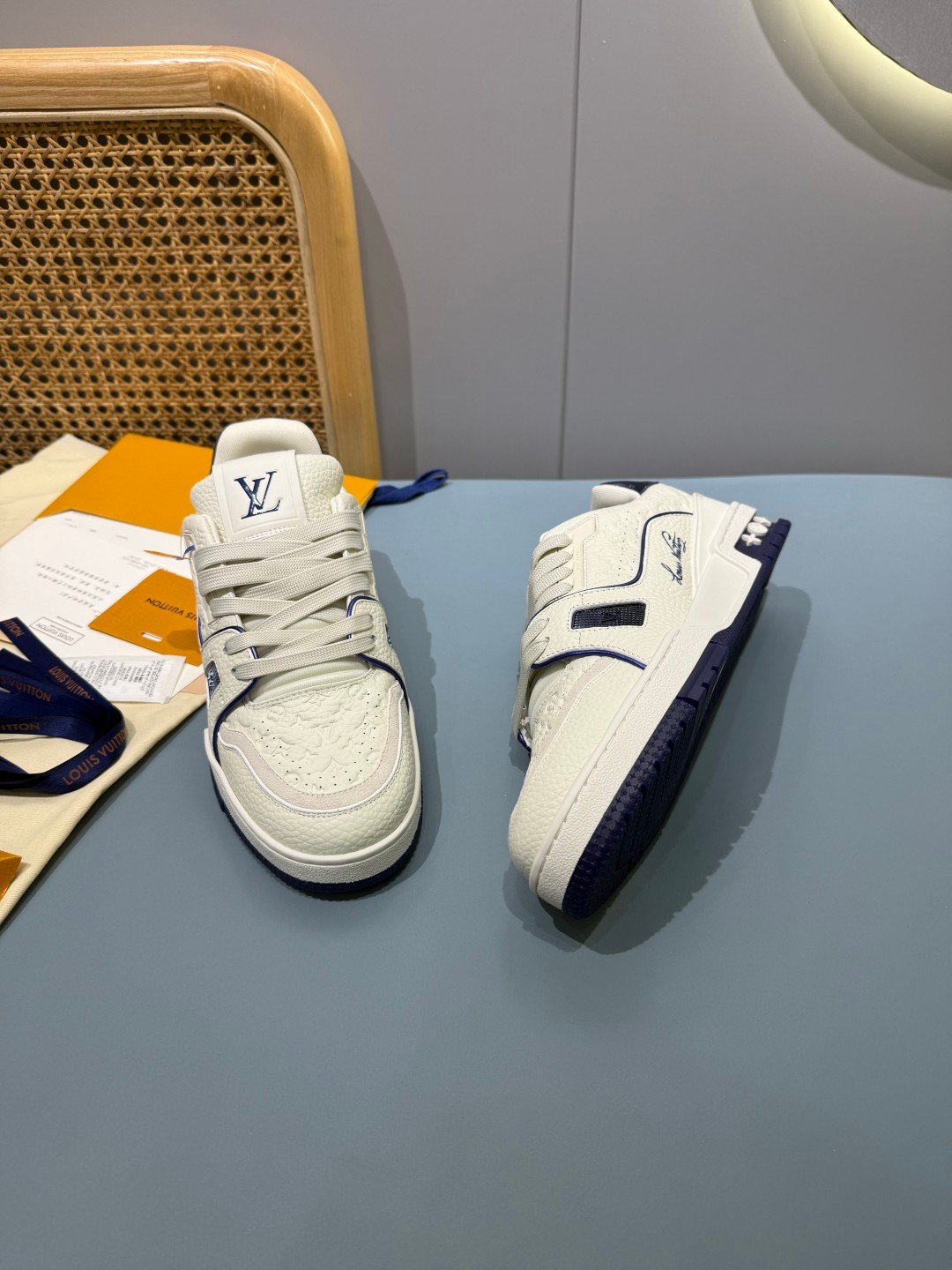 Sneakers Trainer 'Blanc Bleu Marine' — vue 17