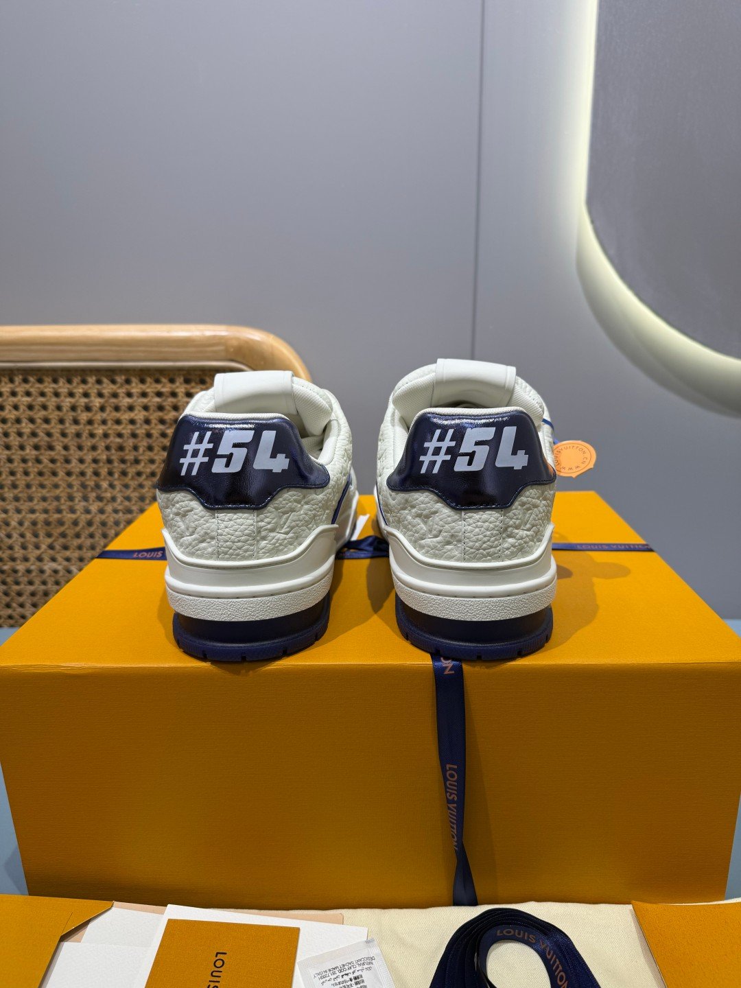 Sneakers Trainer 'Blanc Bleu Marine' — vue 18