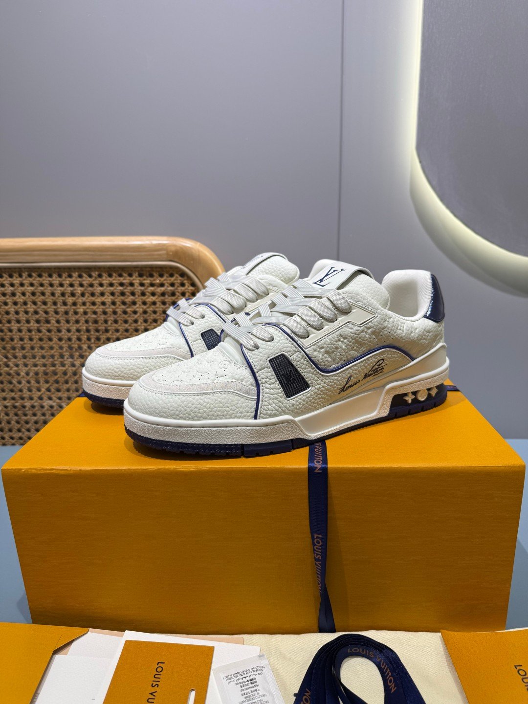 Sneakers Trainer 'Blanc Bleu Marine' — vue 20