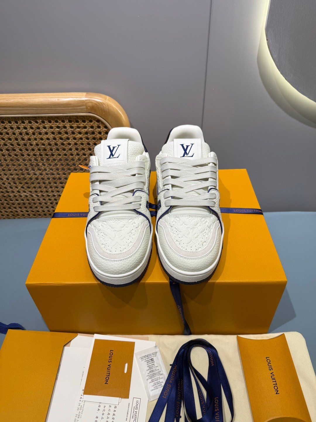 Sneakers Trainer 'Blanc Bleu Marine' — vue 21