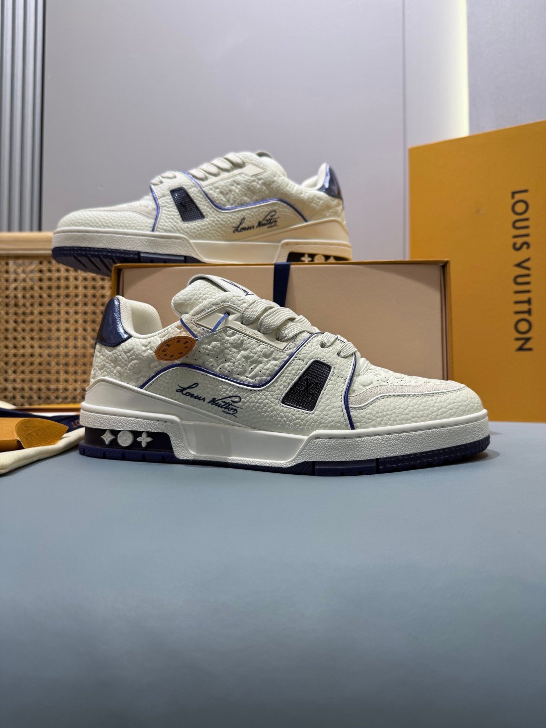 Sneakers Trainer 'Blanc Bleu Marine' — vue 22