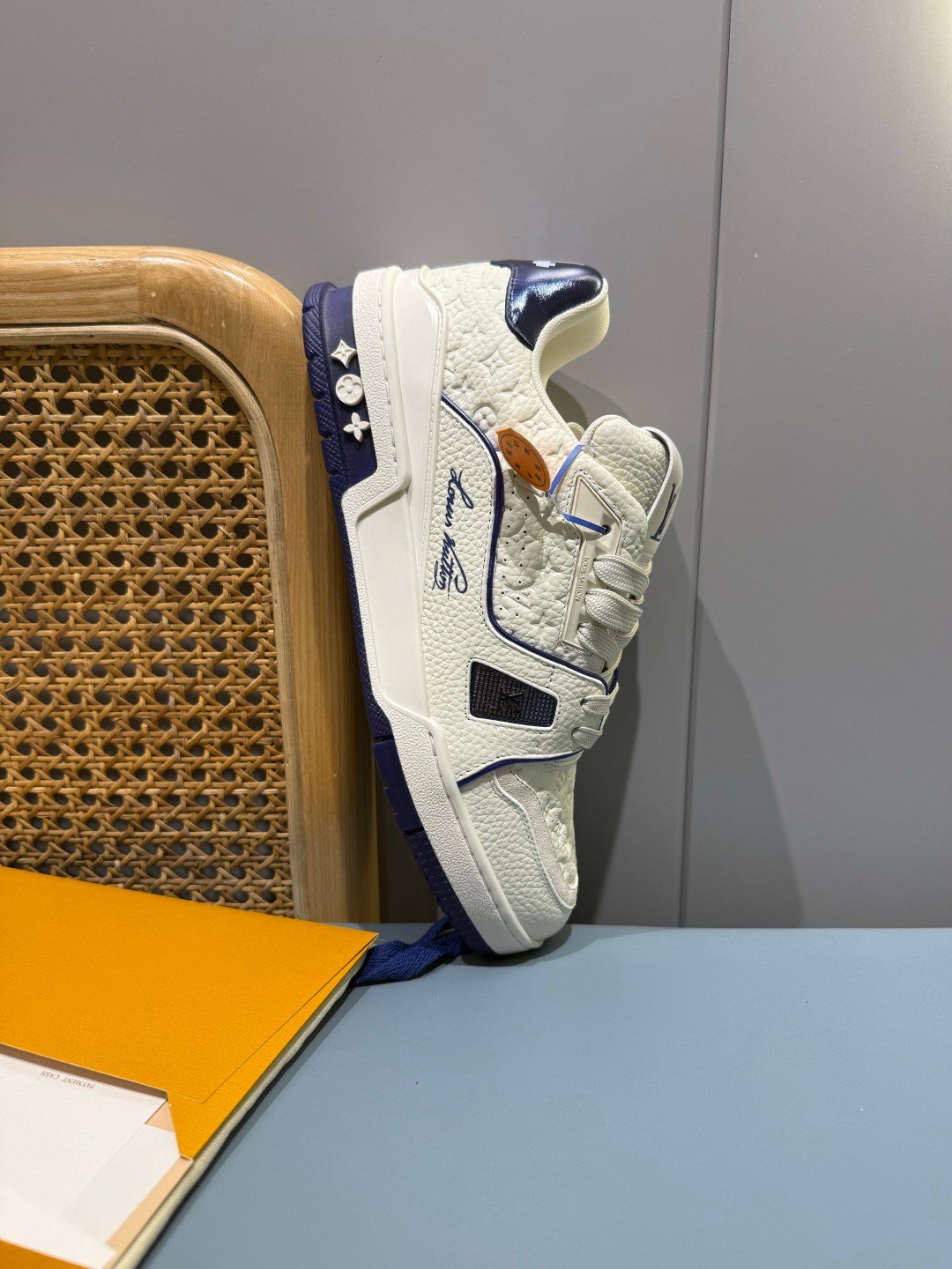 Sneakers Trainer 'Blanc Bleu Marine' — vue 23