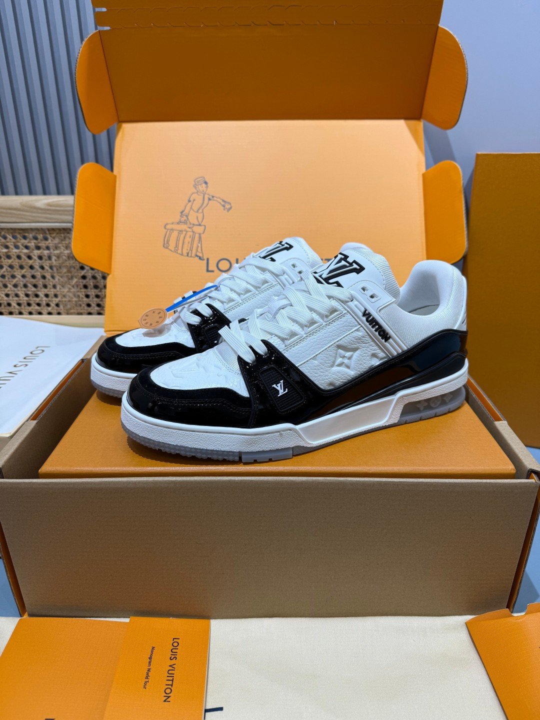 Sneakers Trainer 'Blanc Noir Classique' — vue 4