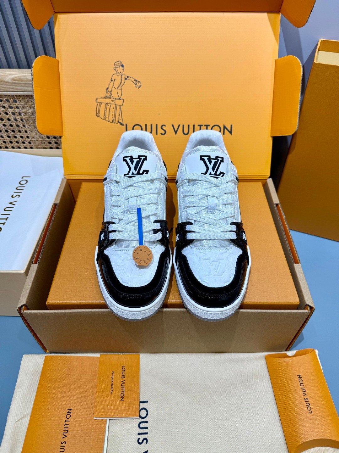 Sneakers Trainer 'Blanc Noir Classique' — vue 5