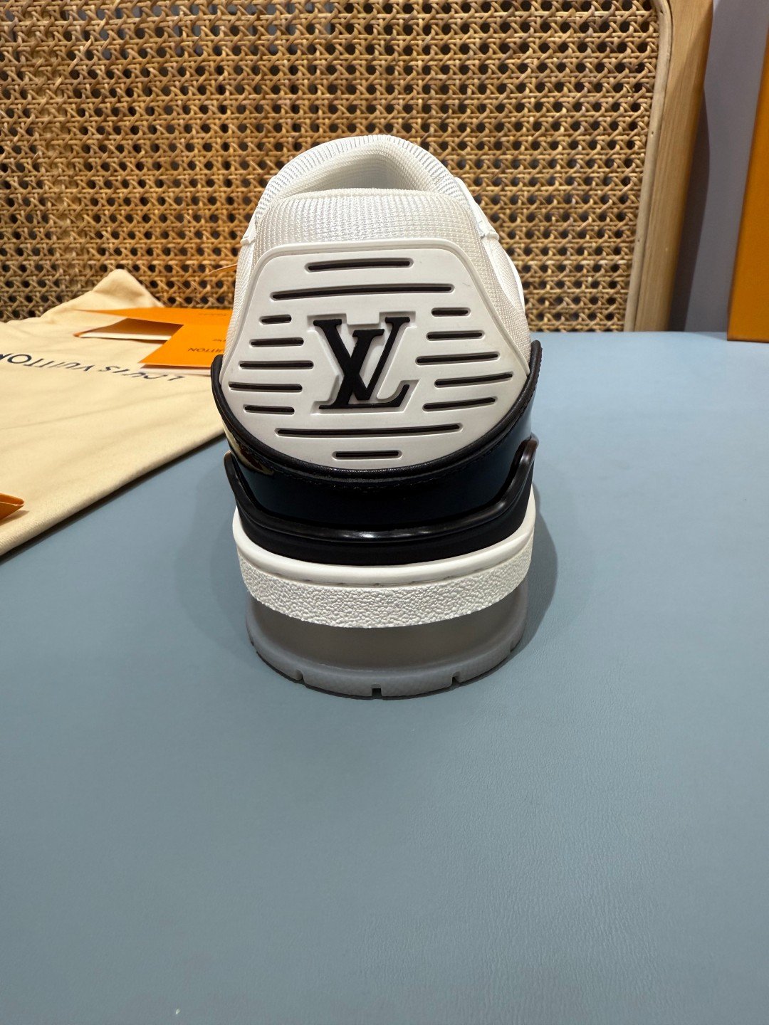 Sneakers Trainer 'Blanc Noir Classique' — vue 9