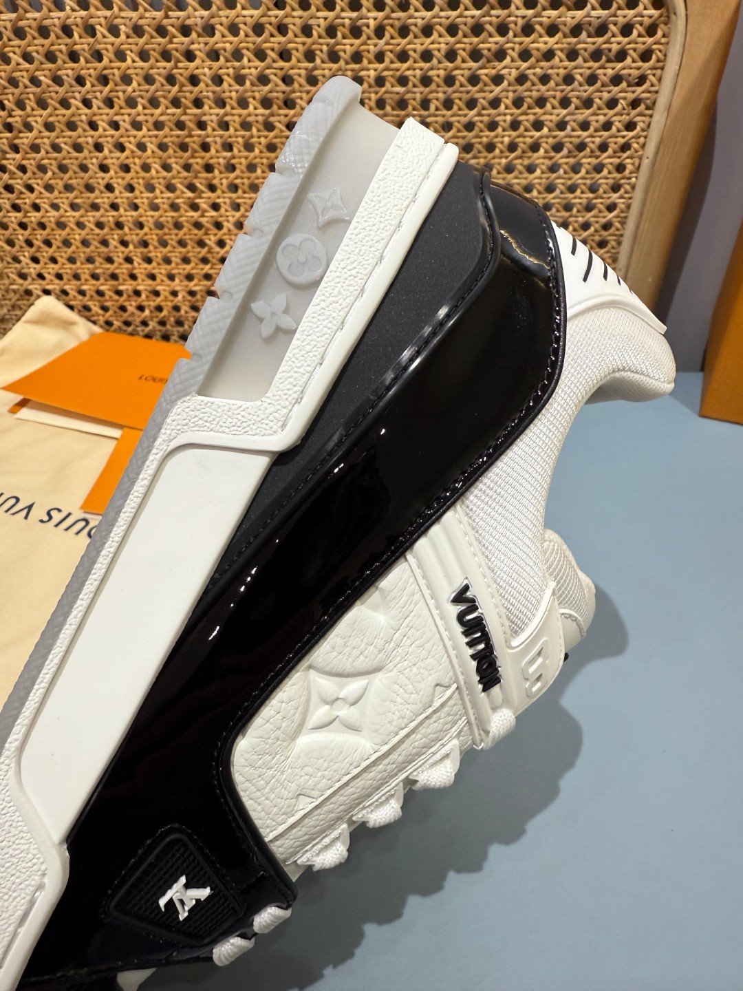 Sneakers Trainer 'Blanc Noir Classique' — vue 11