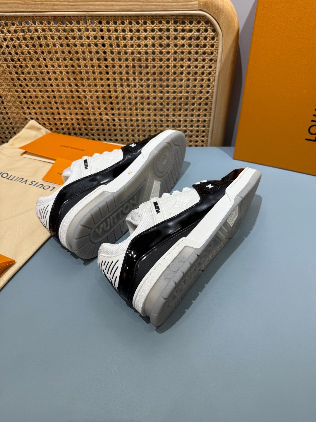 Sneakers Trainer 'Blanc Noir Classique' — vue 13