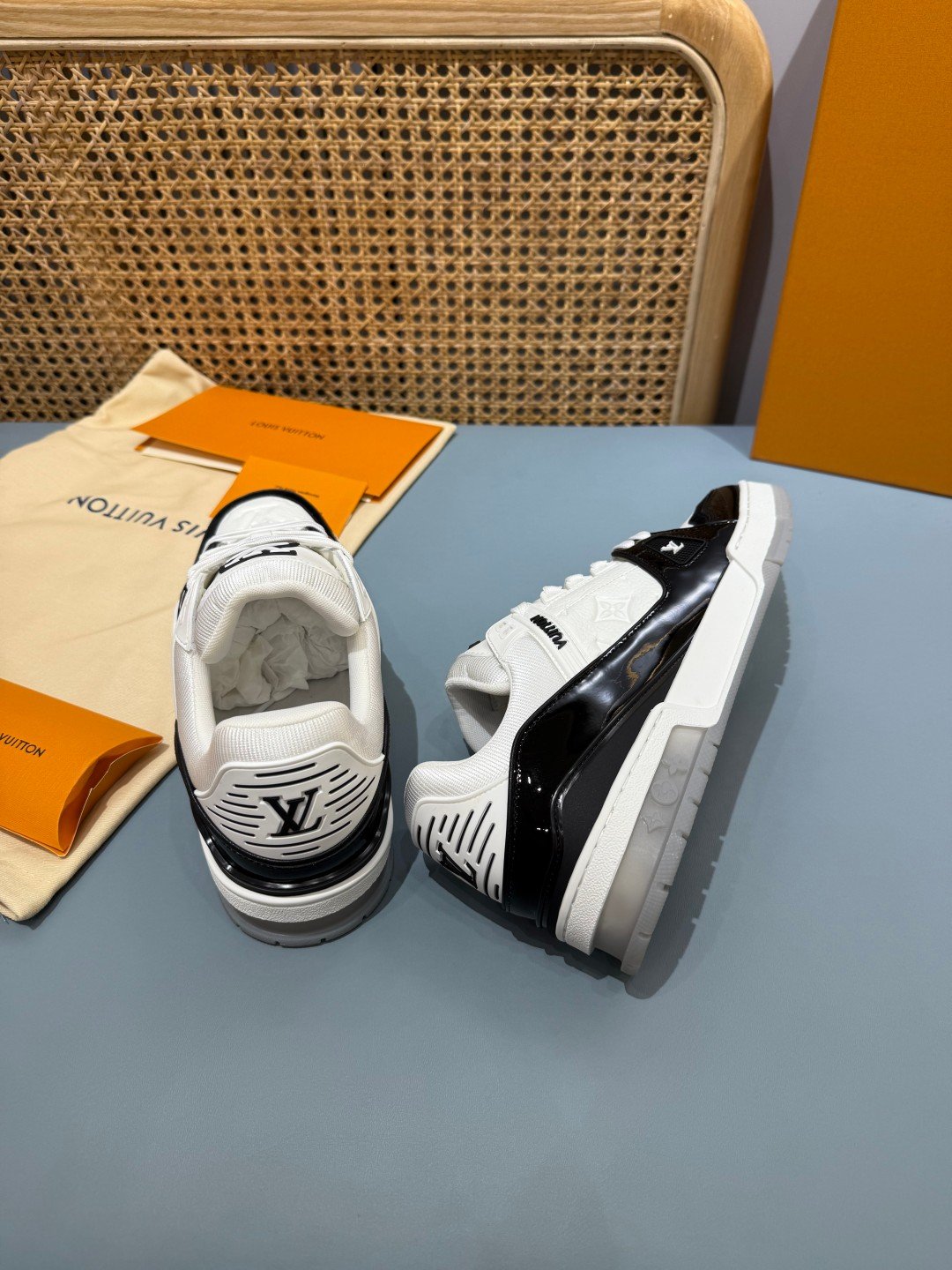 Sneakers Trainer 'Blanc Noir Classique' — vue 14