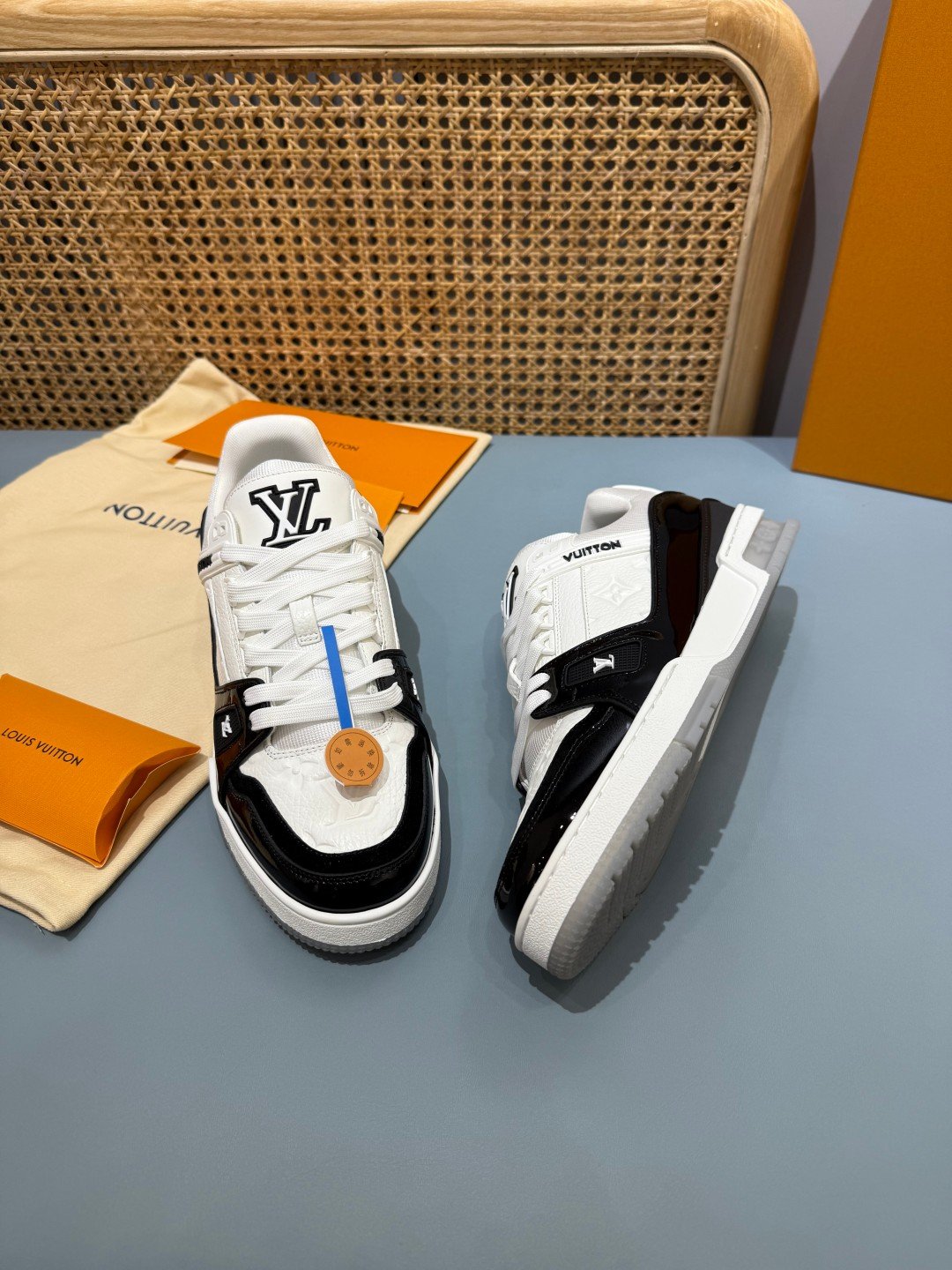 Sneakers Trainer 'Blanc Noir Classique' — vue 16