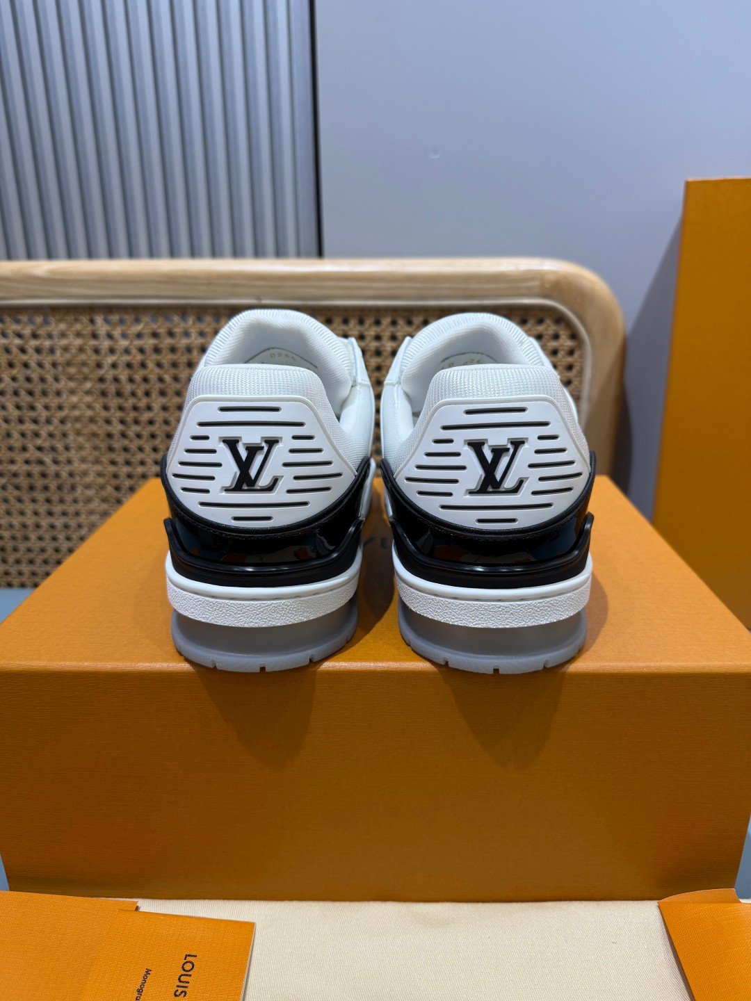Sneakers Trainer 'Blanc Noir Classique' — vue 17