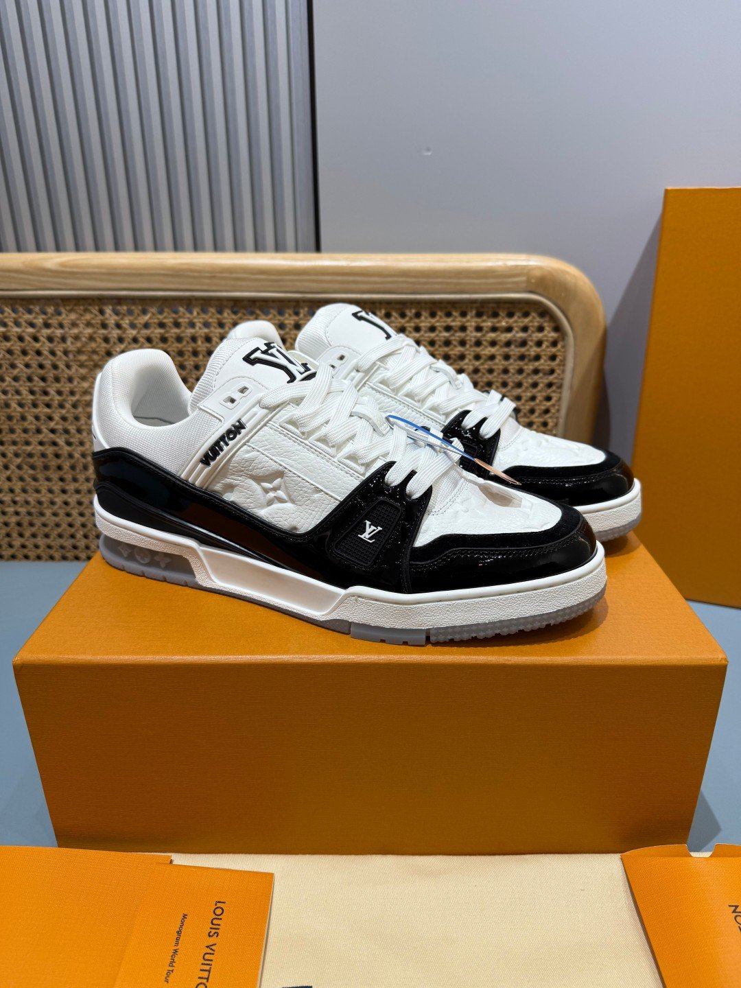 Sneakers Trainer 'Blanc Noir Classique' — vue 18