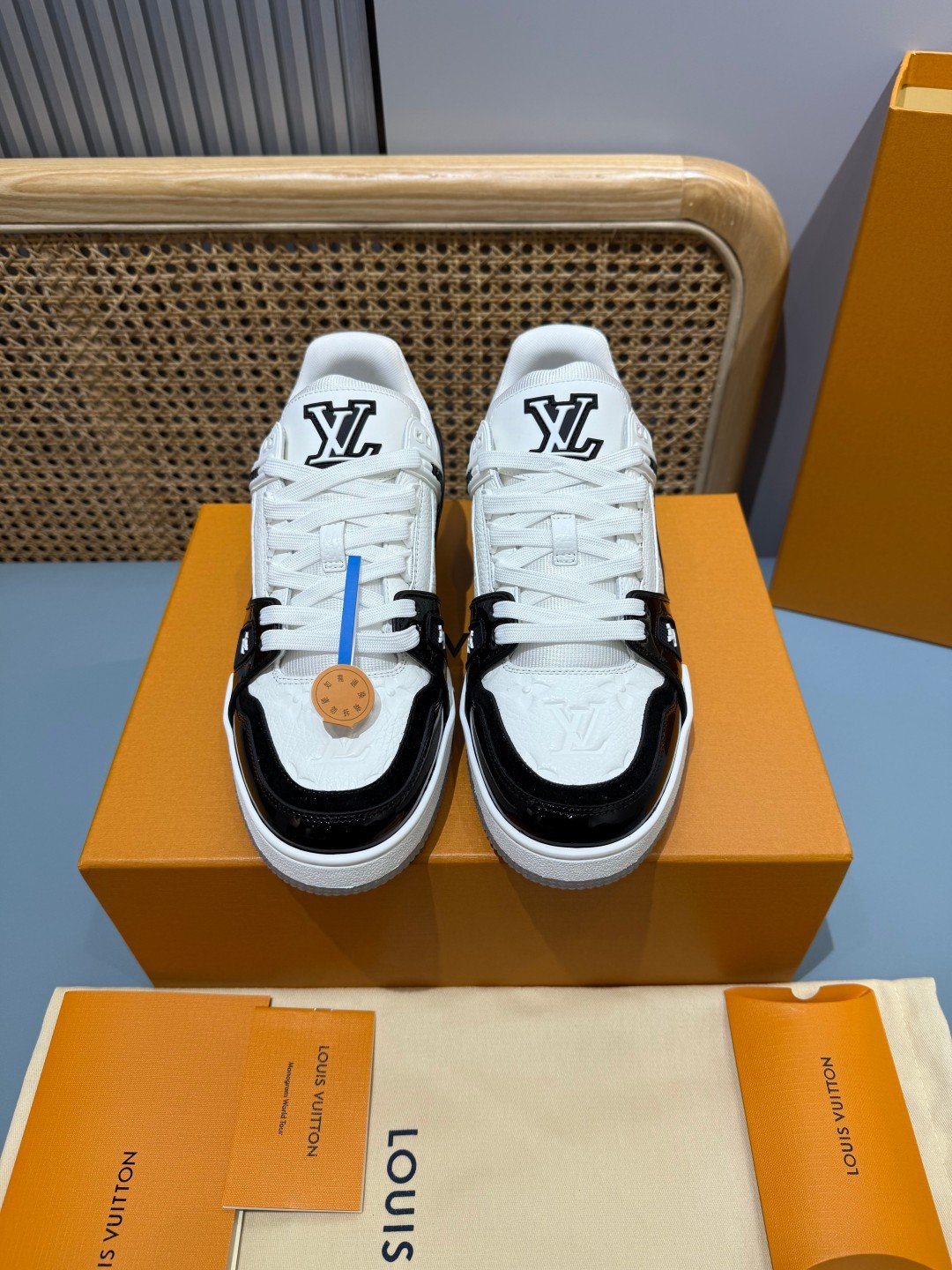 Sneakers Trainer 'Blanc Noir Classique' — vue 20