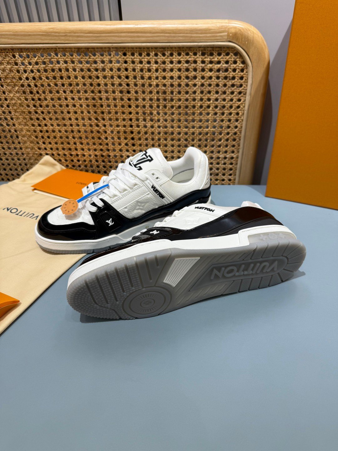 Sneakers Trainer 'Blanc Noir Classique' — vue 24