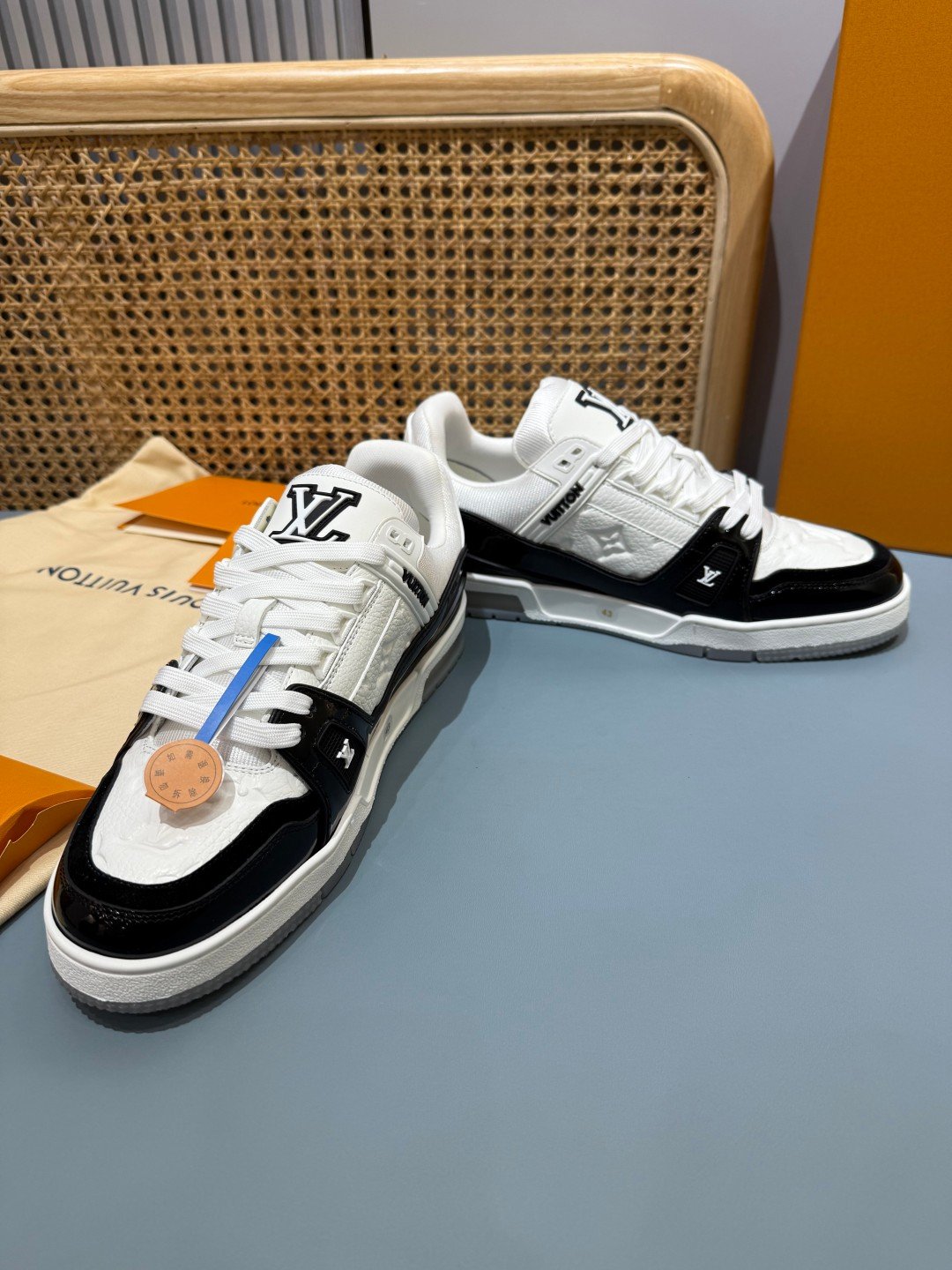 Sneakers Trainer 'Blanc Noir Classique' — vue 25