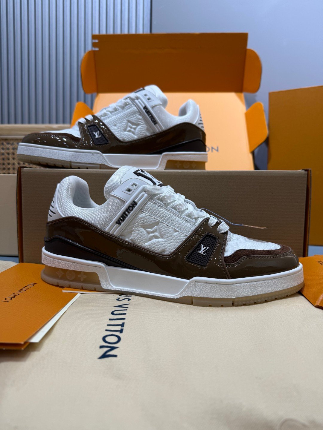 Sneakers Trainer 'Blanc Chocolat' — vue 2