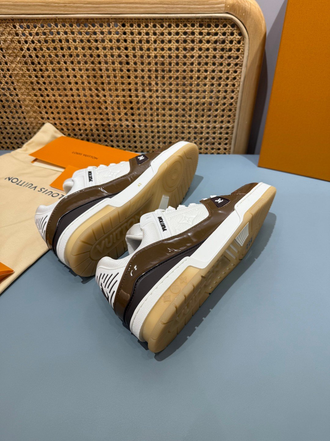 Sneakers Trainer 'Blanc Chocolat' — vue 13