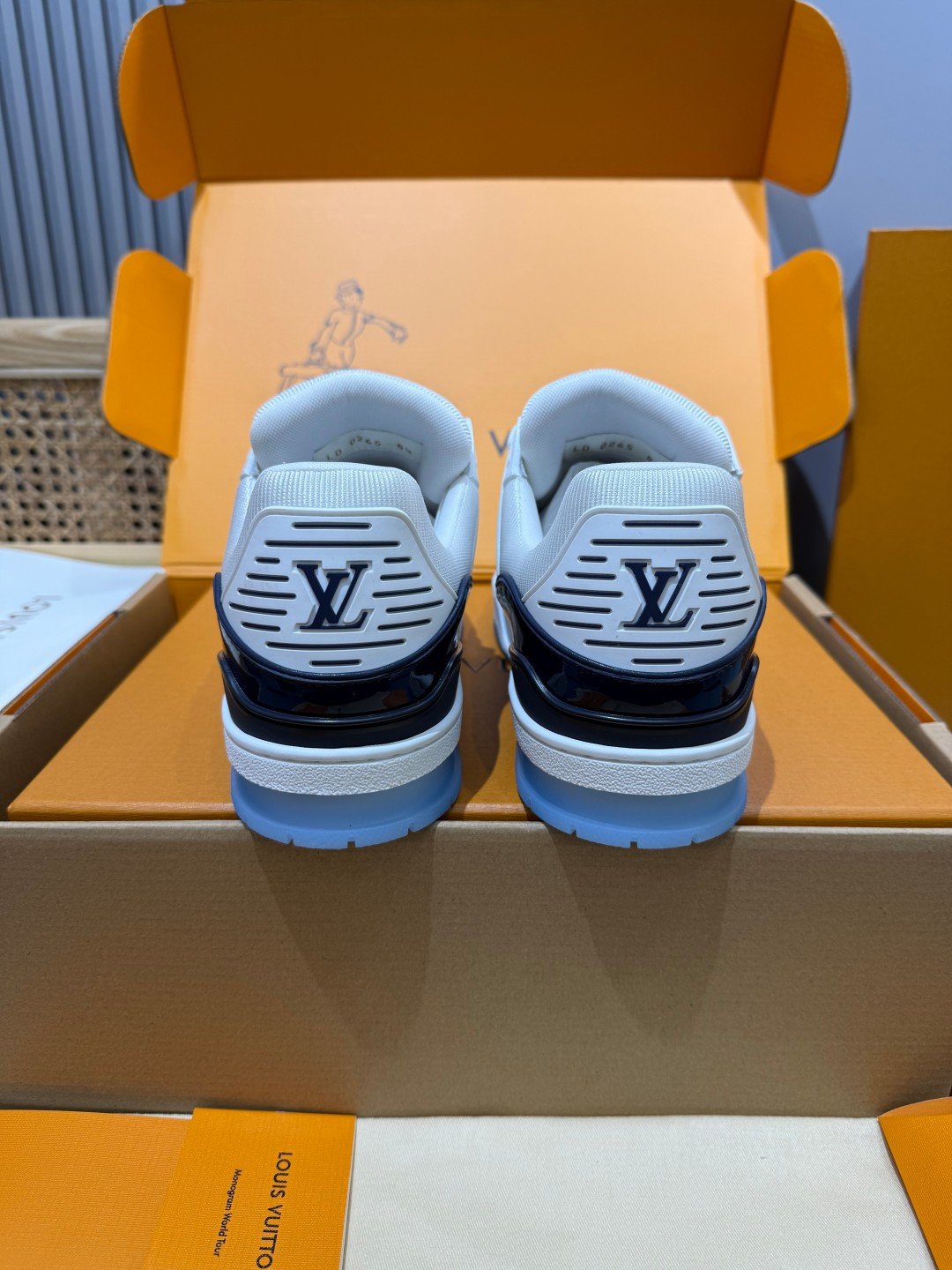 Sneakers Trainer 'Blanc Bleu Nuit' — vue 3