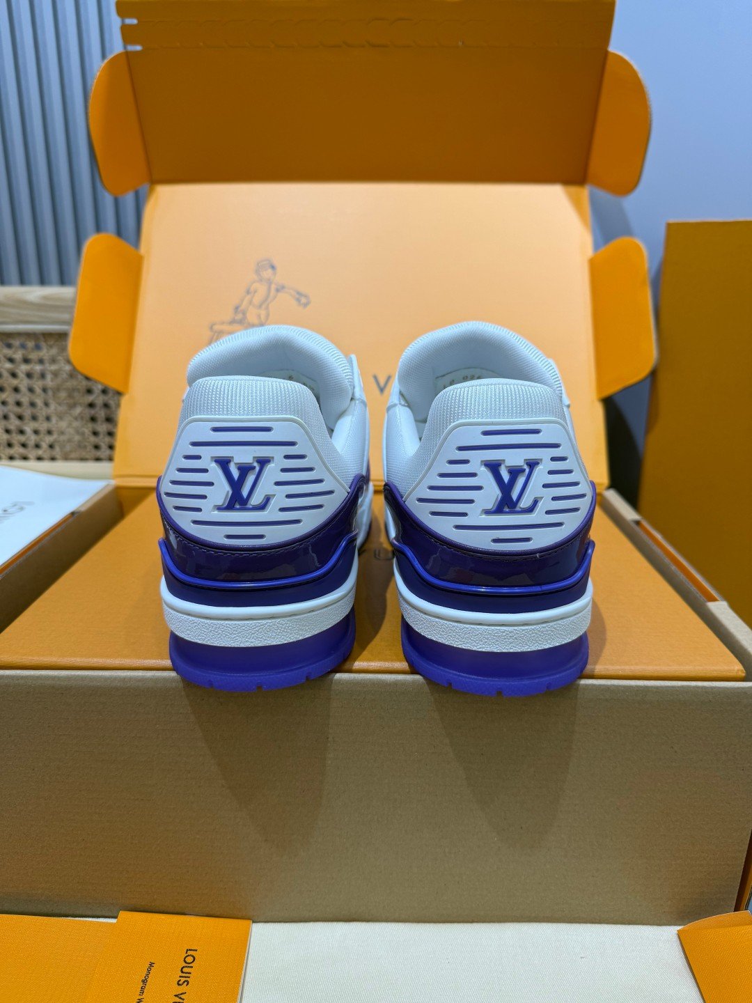 Sneakers Trainer 'Blanc Violet' — vue 4