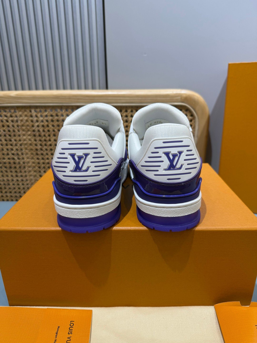 Sneakers Trainer 'Blanc Violet' — vue 17