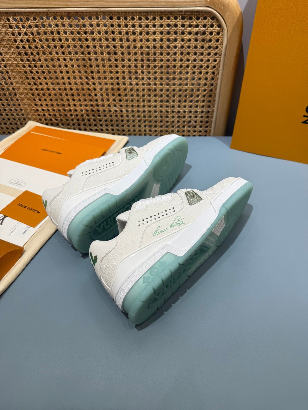 Sneakers Trainer 'Blanc Vert d'Eau' — vue 14