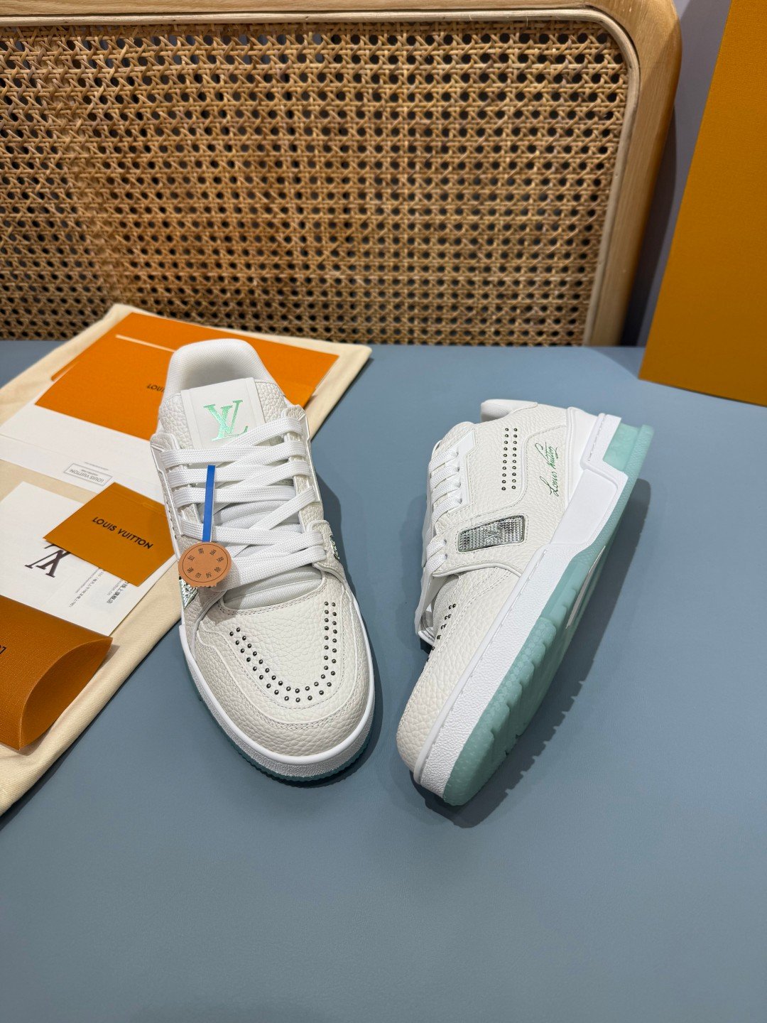 Sneakers Trainer 'Blanc Vert d'Eau' — vue 17