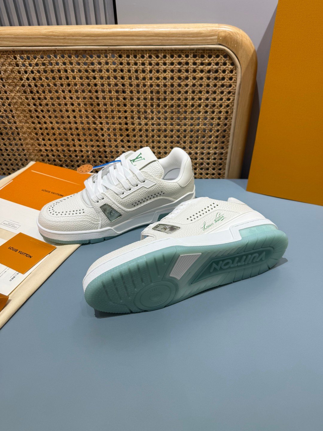 Sneakers Trainer 'Blanc Vert d'Eau' — vue 23