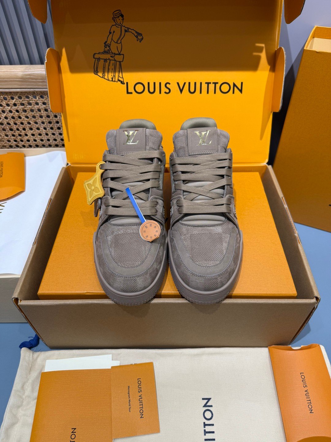 Sneakers Trainer 'Taupe Daim' — vue 5