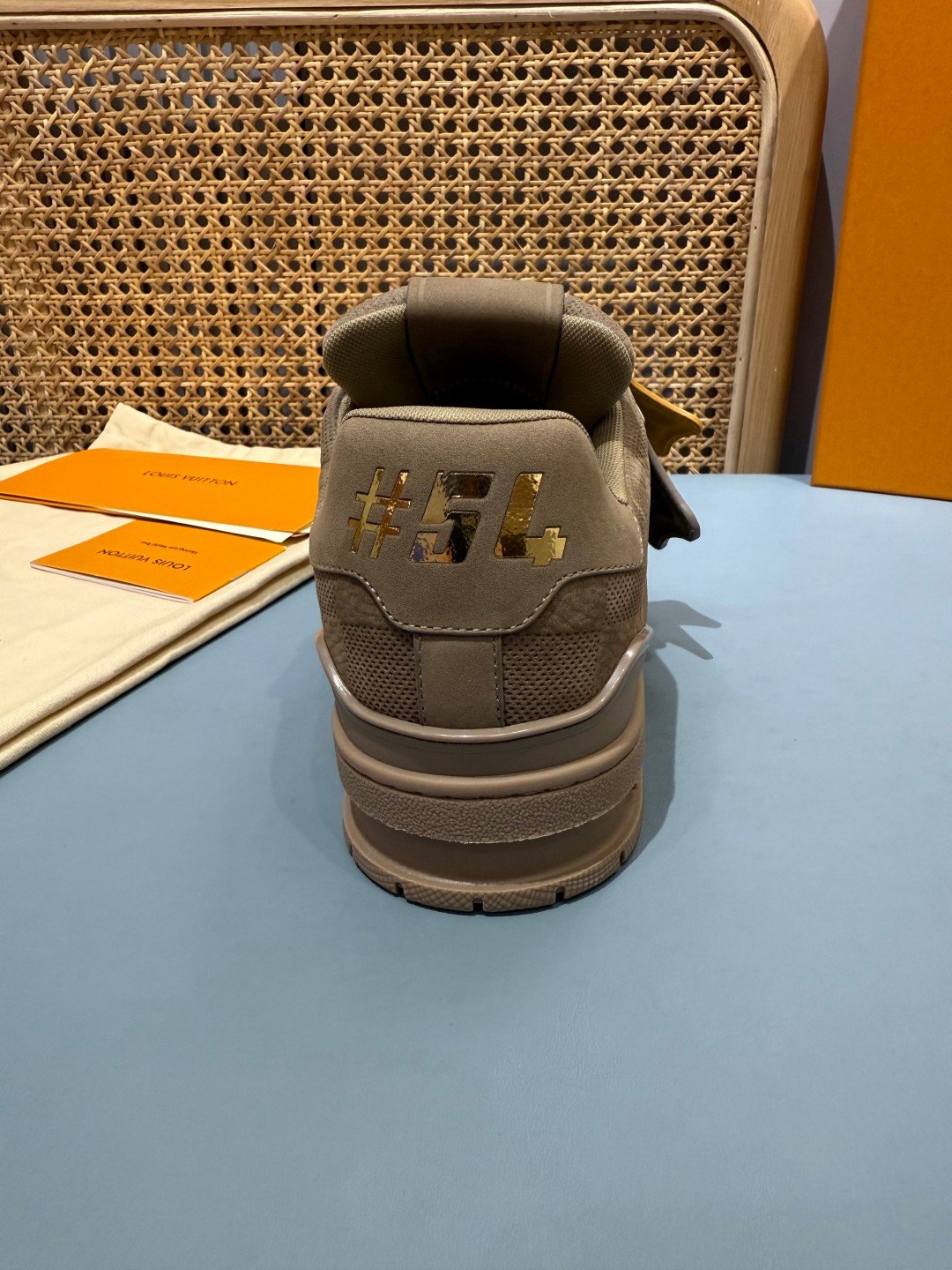 Sneakers Trainer 'Taupe Daim' — vue 10