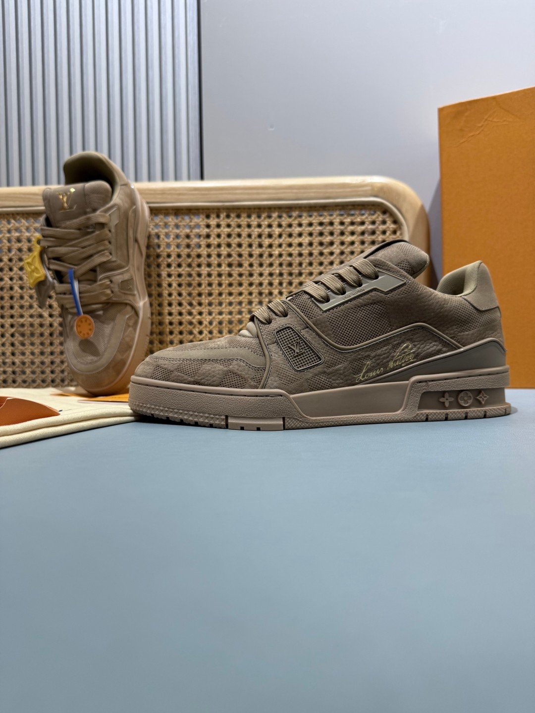 Sneakers Trainer 'Taupe Daim' — vue 16