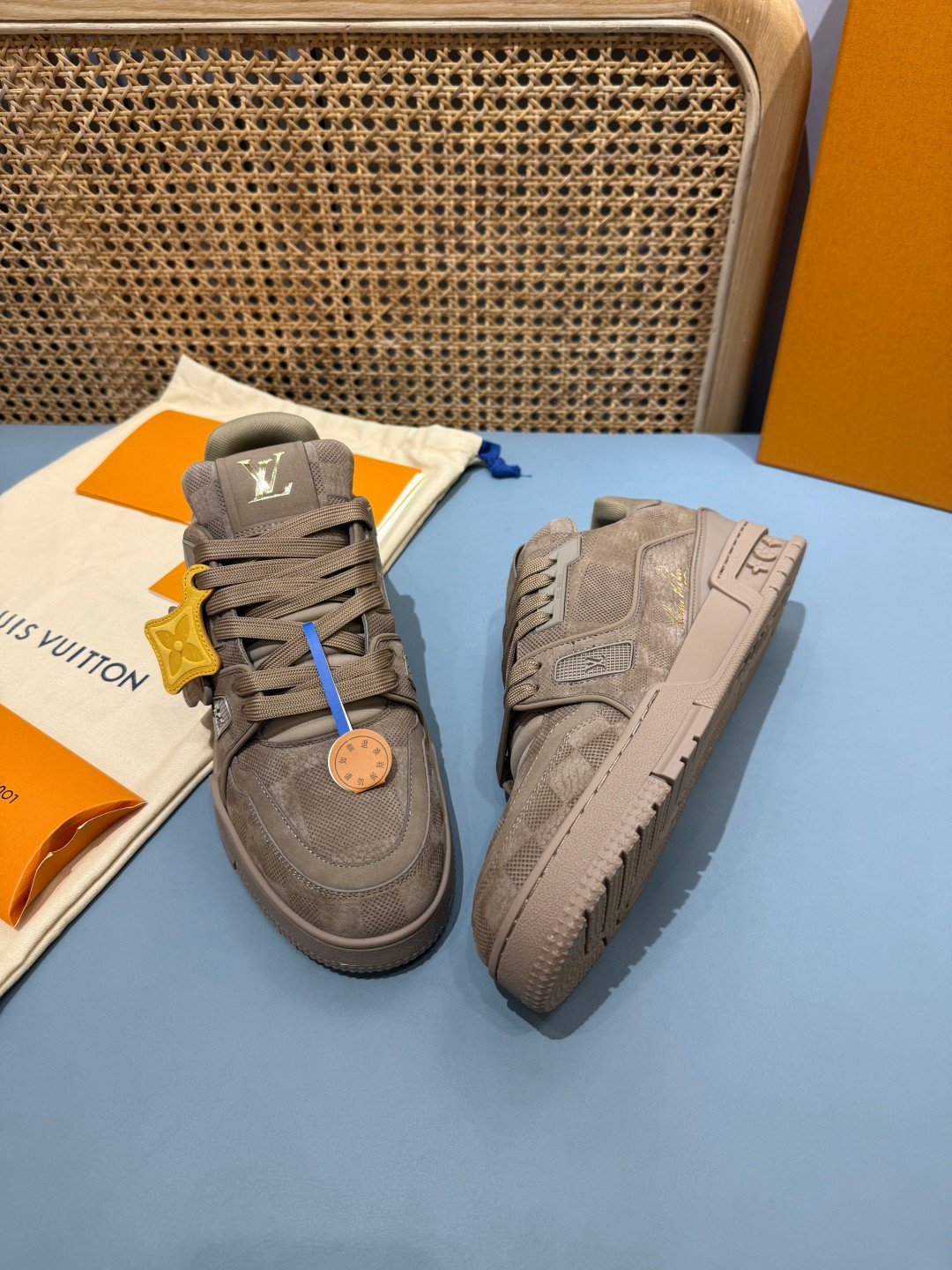 Sneakers Trainer 'Taupe Daim' — vue 17