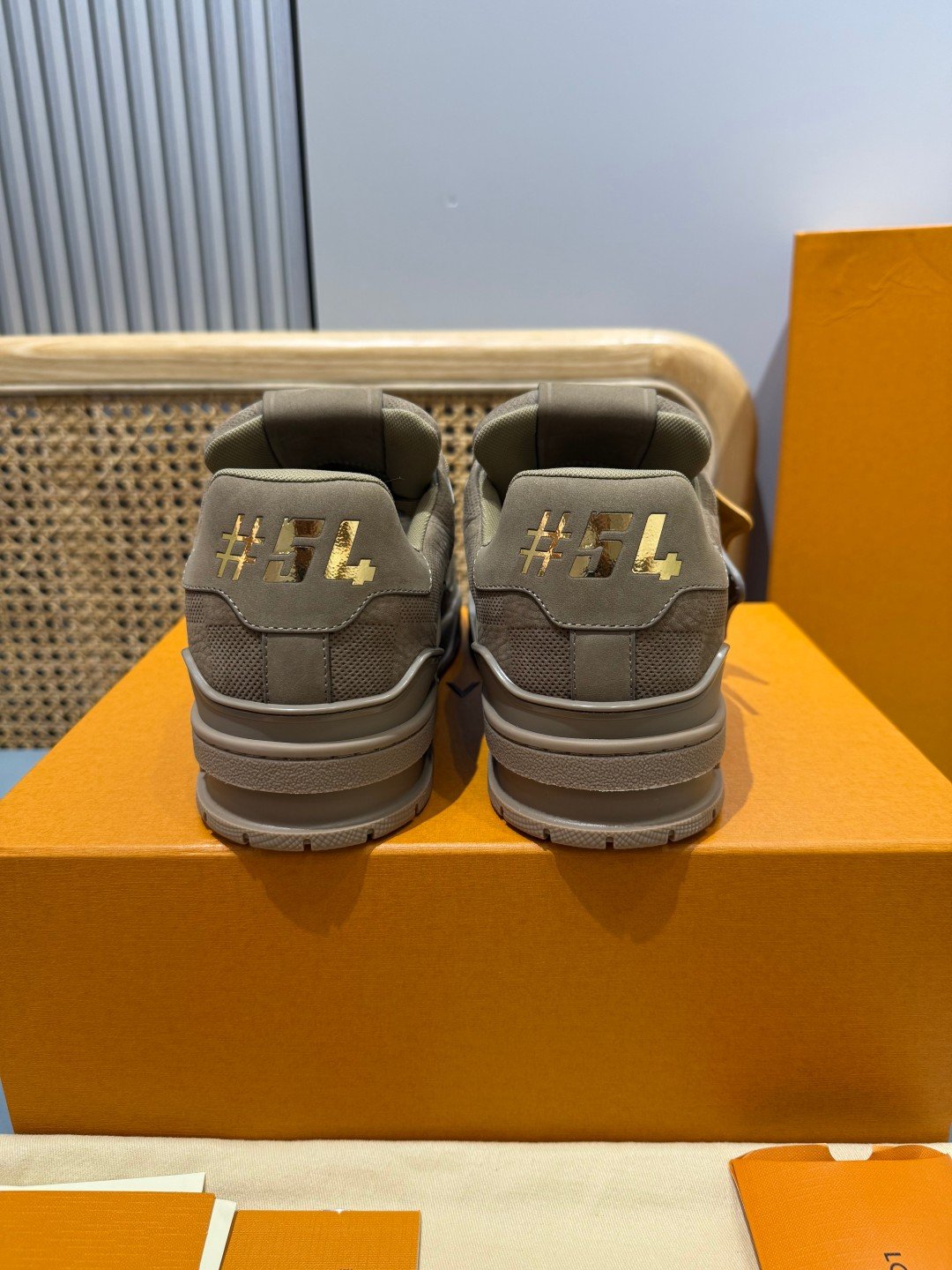 Sneakers Trainer 'Taupe Daim' — vue 18