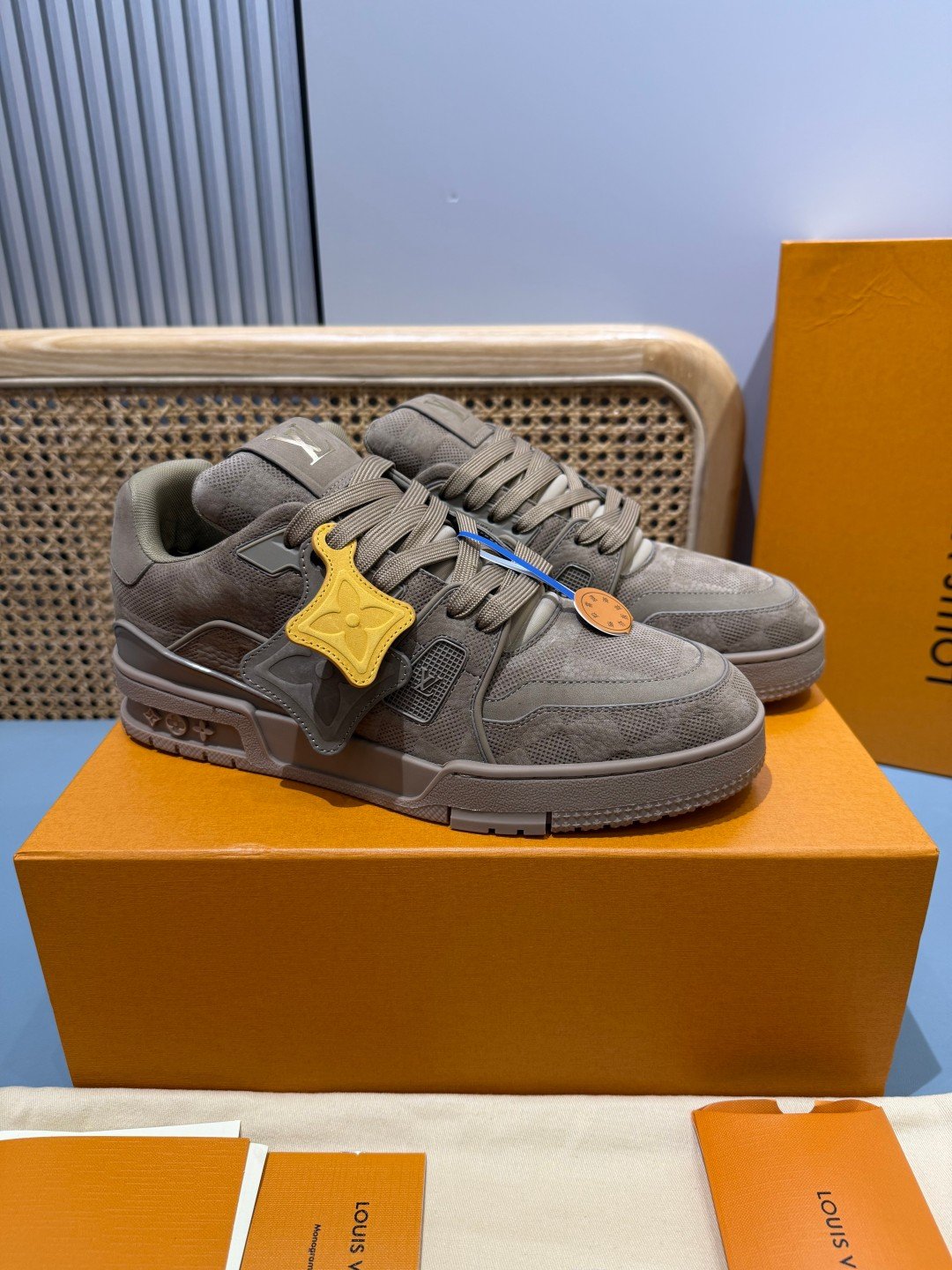 Sneakers Trainer 'Taupe Daim' — vue 19