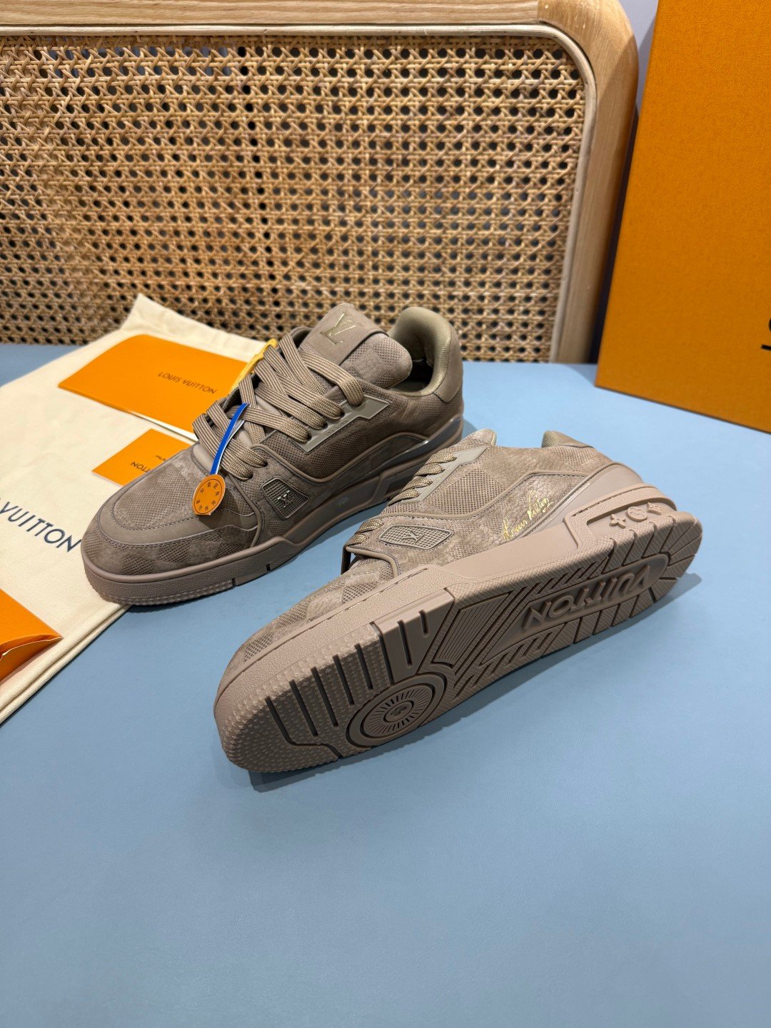 Sneakers Trainer 'Taupe Daim' — vue 24