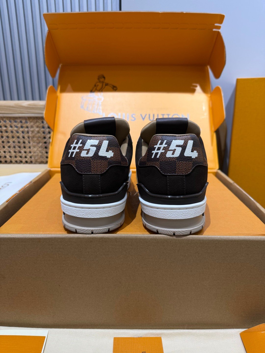 Sneakers Trainer NIGO 'Marron Crâne' — vue 3