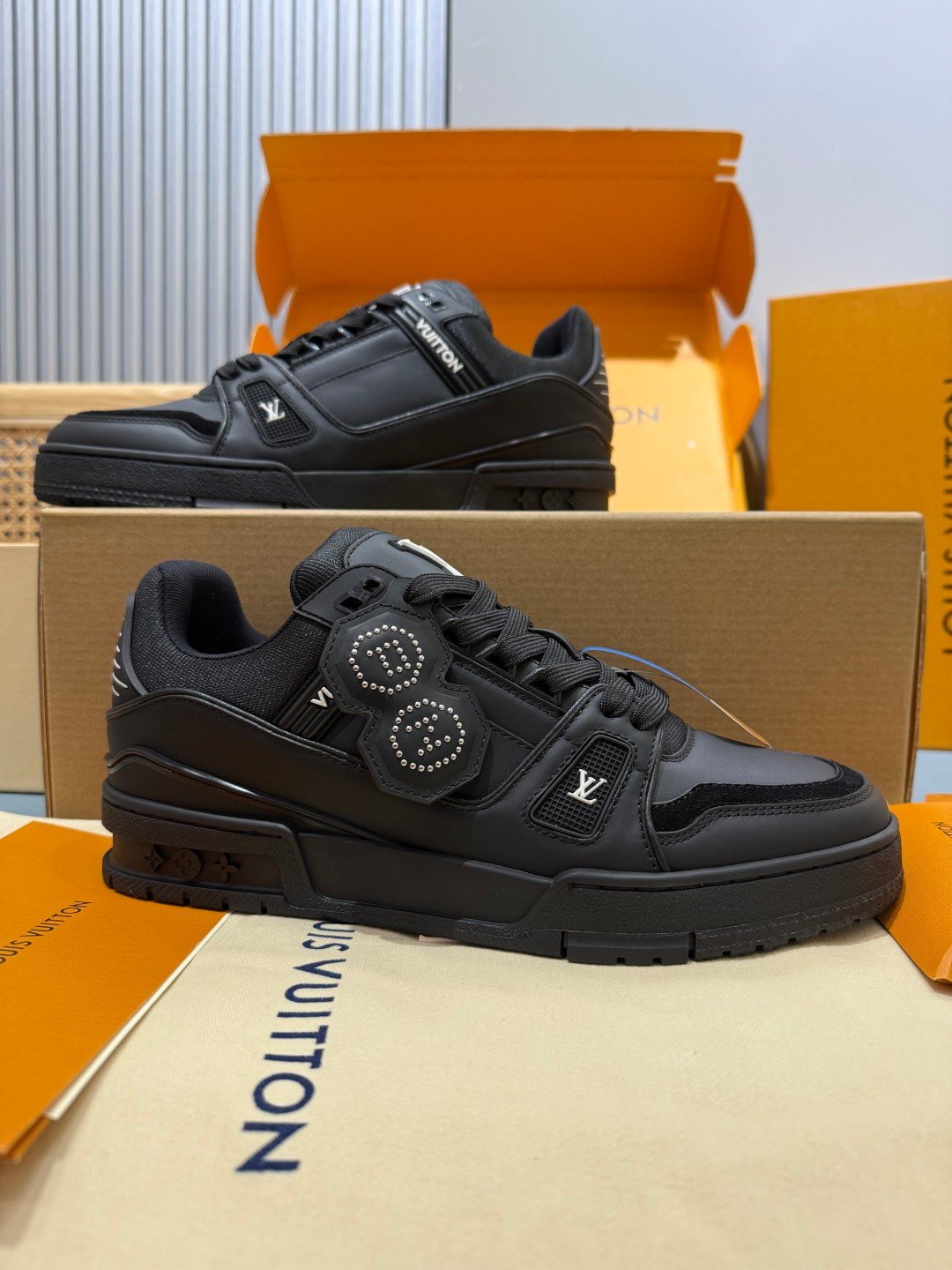 Sneakers Trainer NIGO 'Noir Crâne' — vue 2