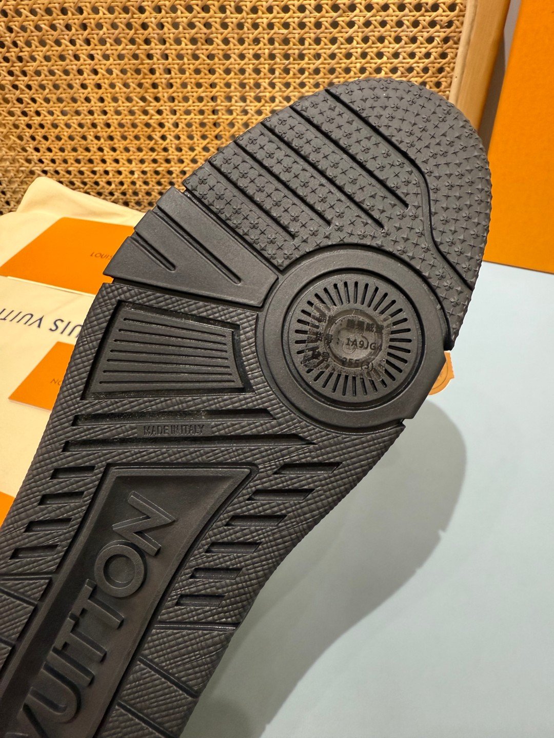 Sneakers Trainer NIGO 'Noir Crâne' — vue 6