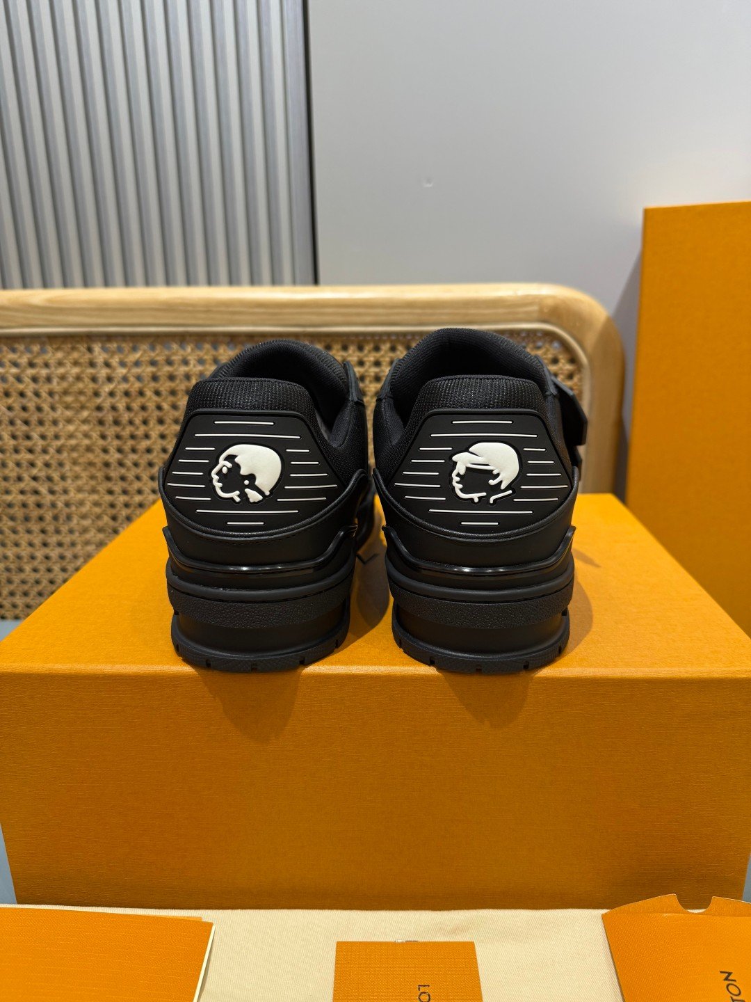 Sneakers Trainer NIGO 'Noir Crâne' — vue 17