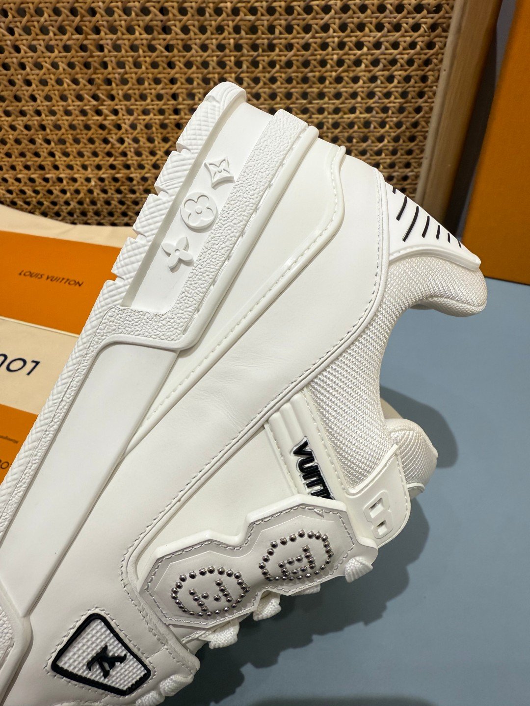 Sneakers Trainer NIGO 'Blanc Crâne' — vue 11