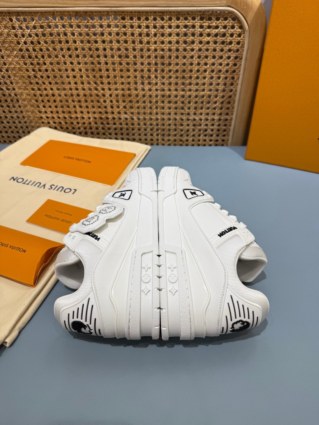 Sneakers Trainer NIGO 'Blanc Crâne' — vue 19