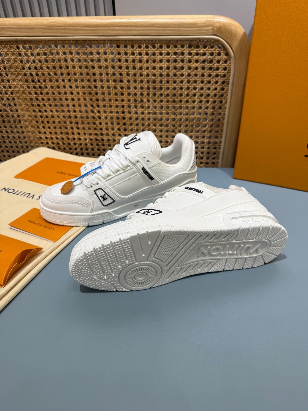 Sneakers Trainer NIGO 'Blanc Crâne' — vue 23