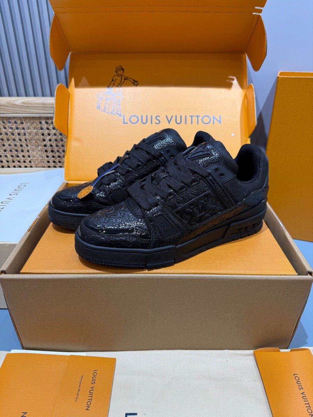 Sneakers Trainer 'Noir Total' — vue 4