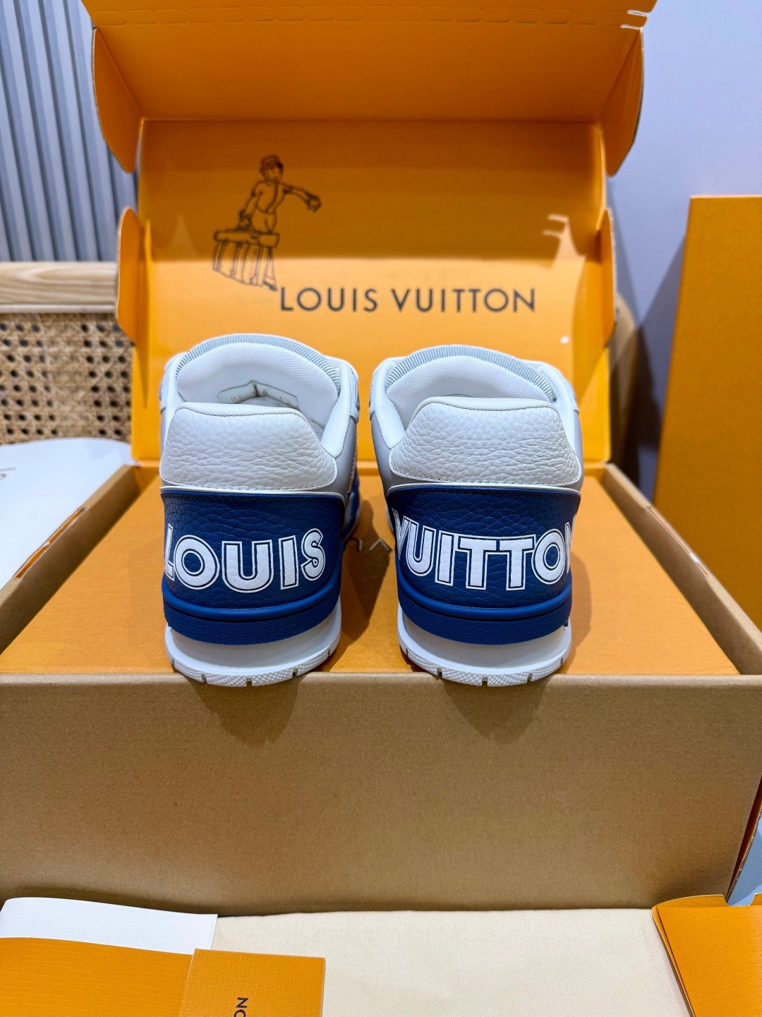 Sneakers Trainer Velcro 'Blanc Bleu Roi' — vue 3