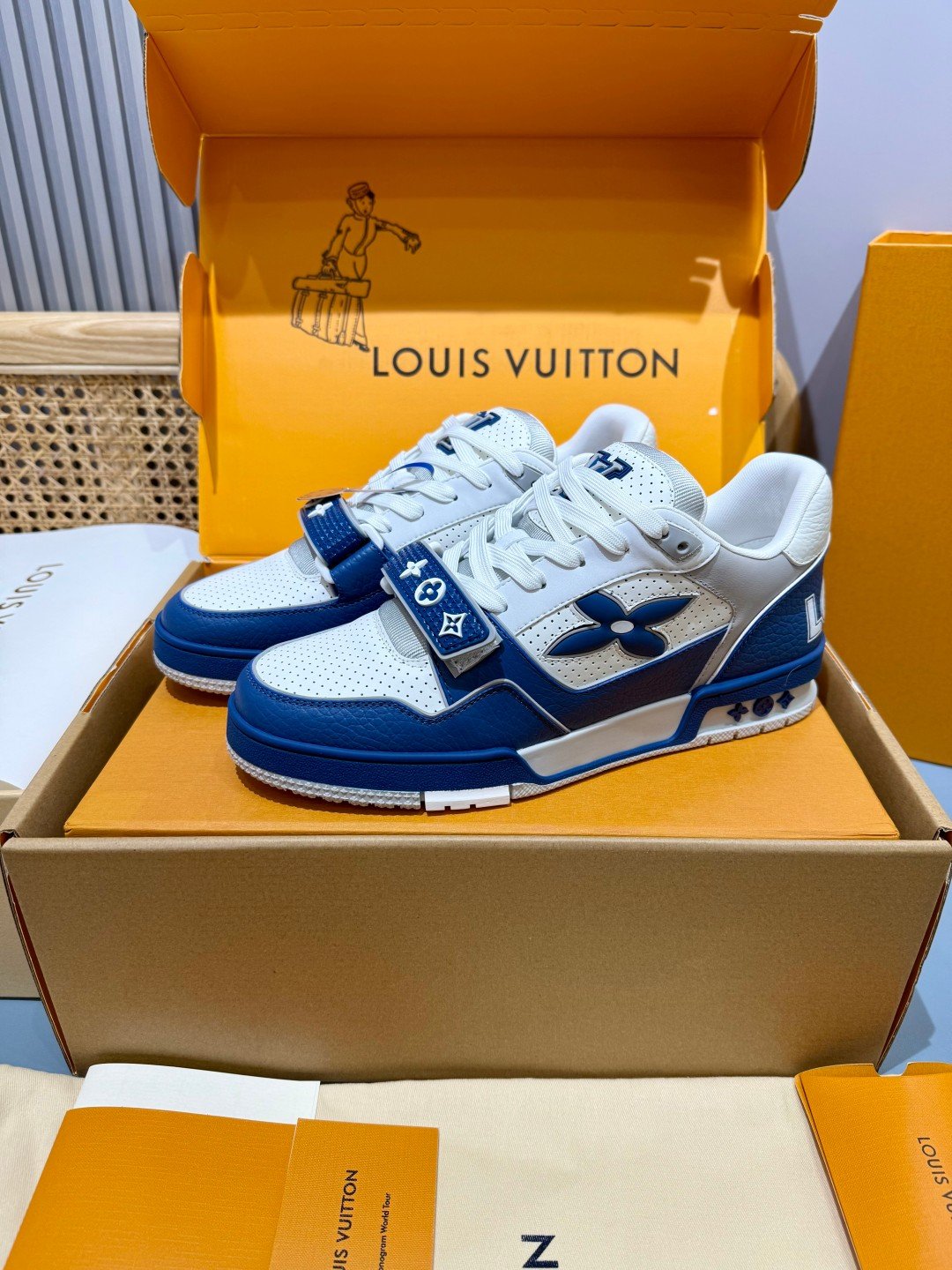 Sneakers Trainer Velcro 'Blanc Bleu Roi' — vue 4
