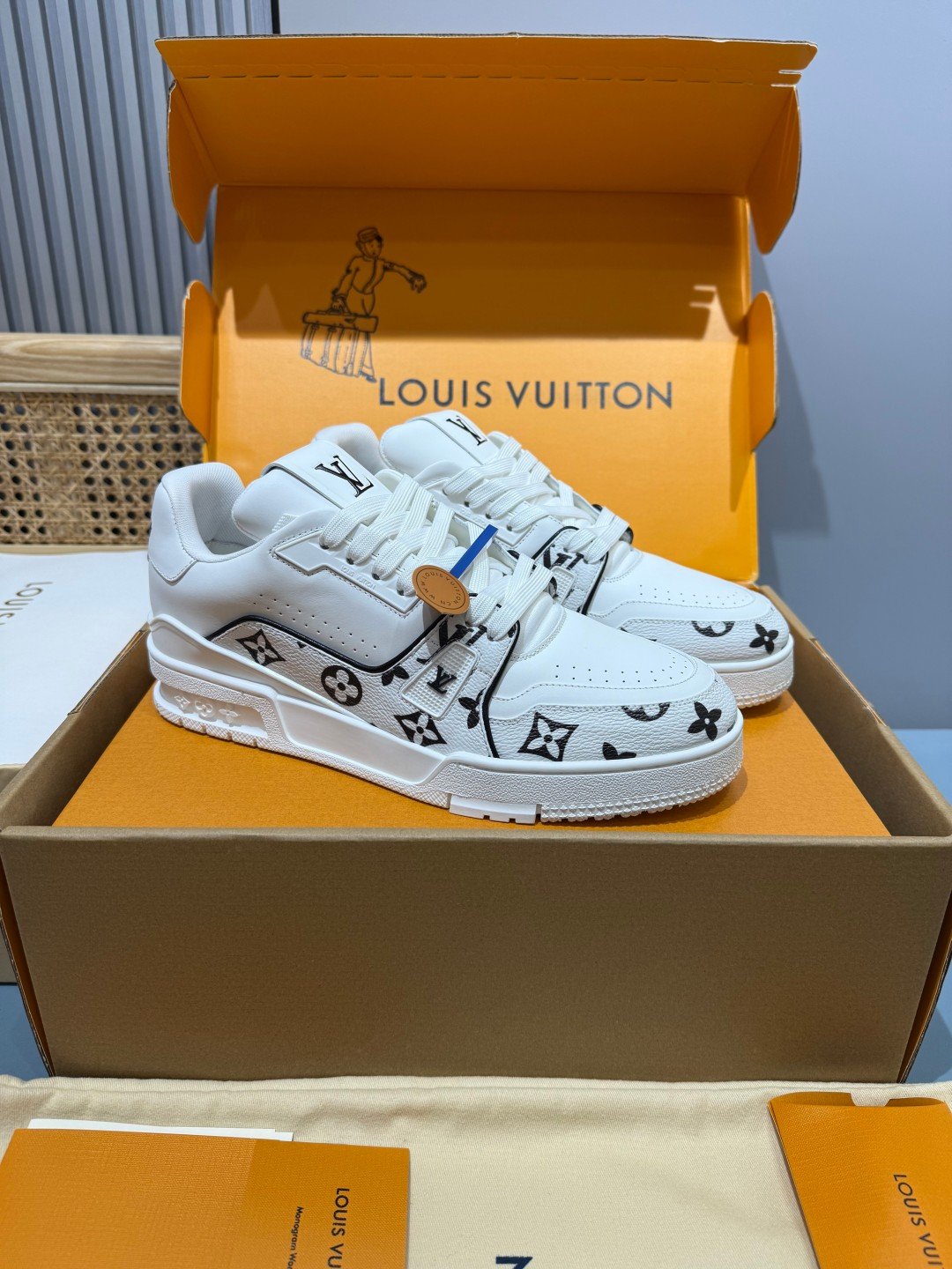 Sneakers Trainer 'Blanc Monogram Noir'
