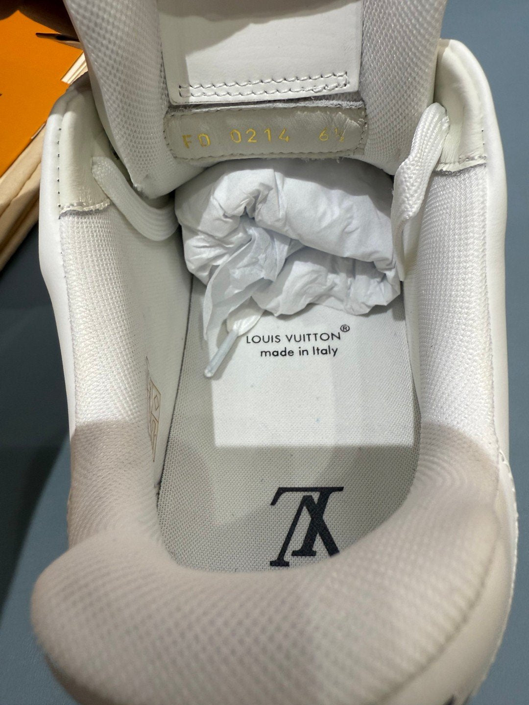 Sneakers Trainer 'Blanc Monogram Noir' — vue 6
