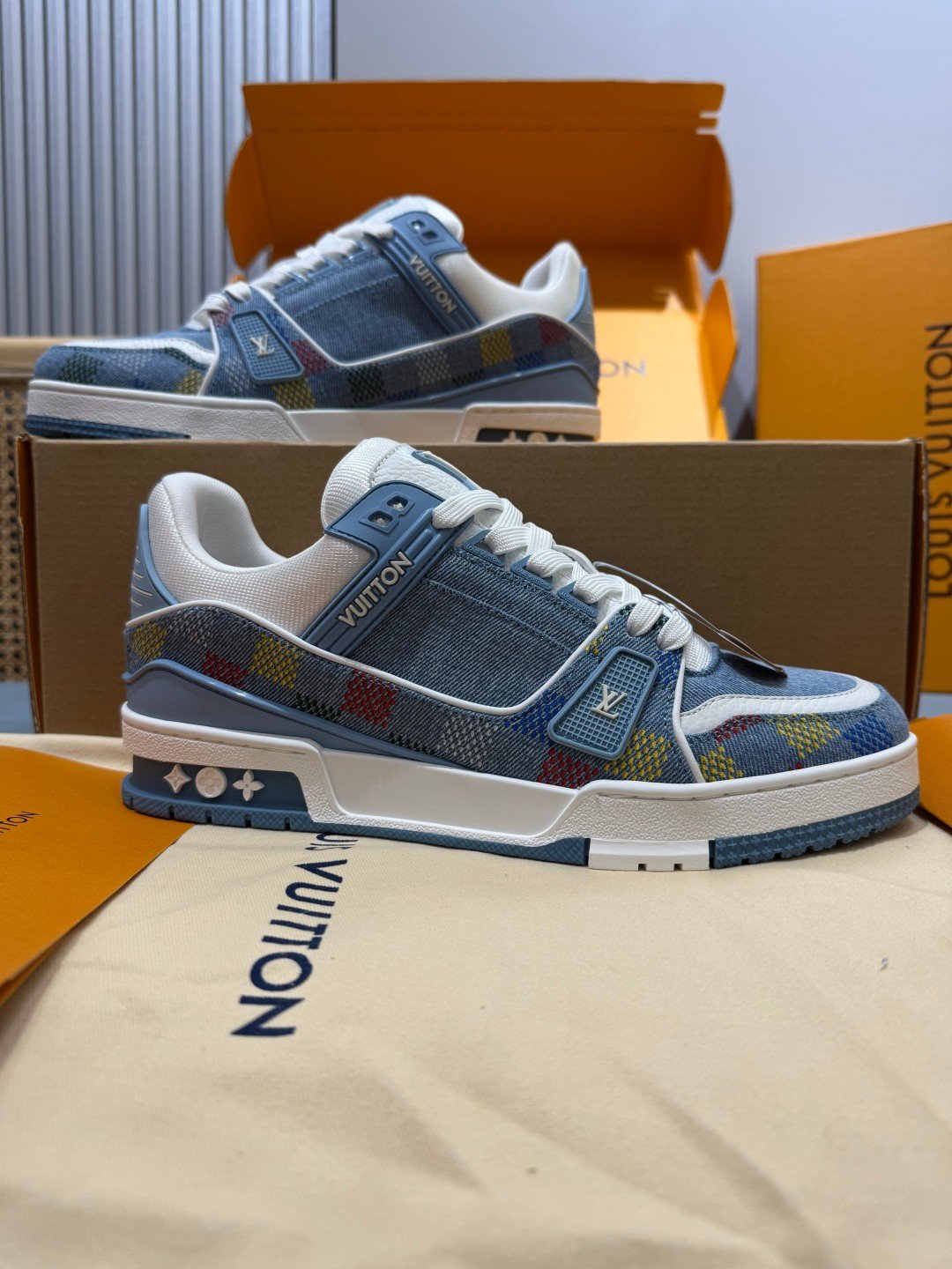 Sneakers Trainer Denim 'Bleu Ciel Monogram' — vue 2